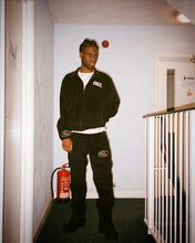 Load image into Gallery viewer, CORDUROY JACKET (BLACK)