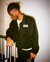 Load image into Gallery viewer, CORDUROY JACKET (BLACK)