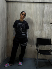 Load image into Gallery viewer, ALL EYES ON ME T-SHIRT - BLACK