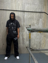 Load image into Gallery viewer, ALL EYES ON ME T-SHIRT - BLACK