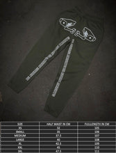 Load image into Gallery viewer, CAMERA JOGGERS - OLIVE GREEN